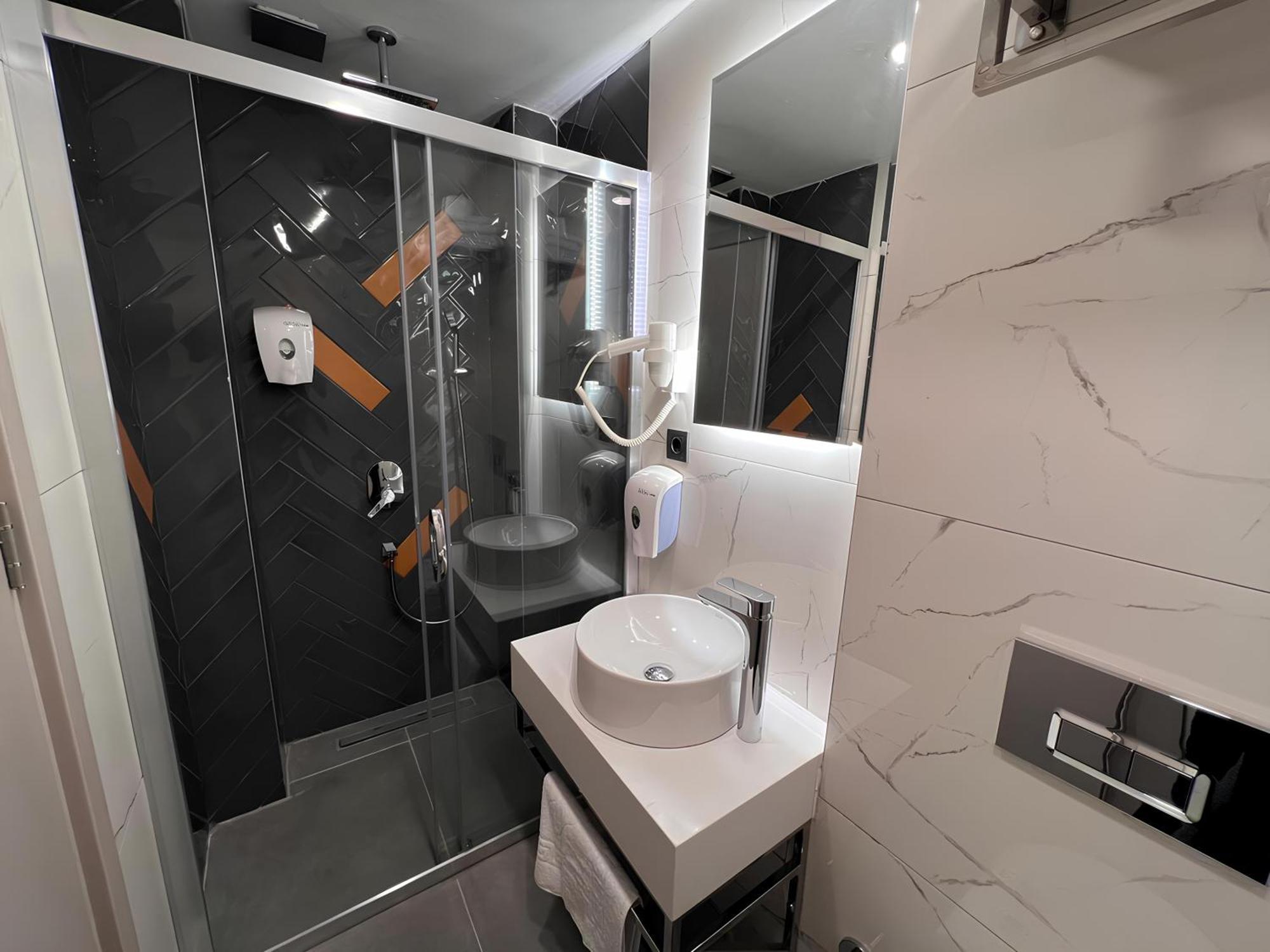 Roi Hotel Измир Екстериор снимка